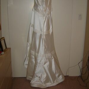 Helen Morley Unworwn Wedding Dress